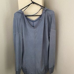 Blue 3/4 sleeve length top